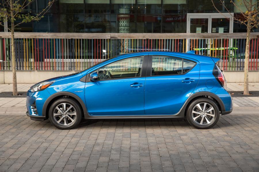  Toyota Prius c 2018 года  (фото 10 из 20)